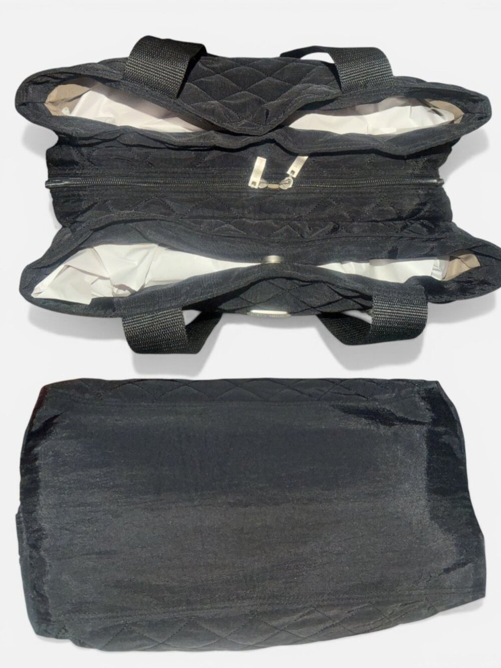 Baggallini Large Quilted Travel Duffle Black Nylon 3 Compartment Tote Wristlet - Picture 6 of 10